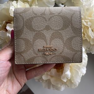 Coach snap wallet in signature canvas